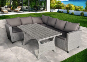 Cleveland polyrottinki kulmasohva pöydällä